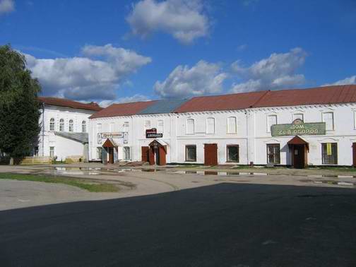 Елатьма. Исторические торговые здания в центре города. Фото Ф.Трофимова 2006 г.