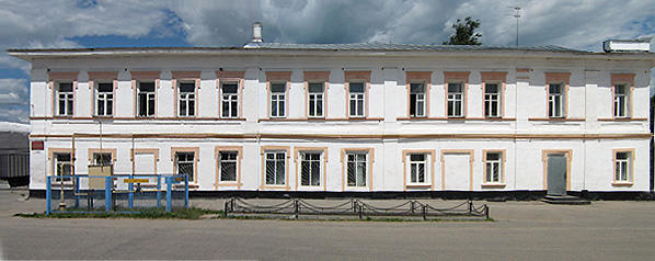 Елатьма. Здание управления Елатомского маслосырзавода и кафе. Фотопанорама Н.Зиновина 2008 г.