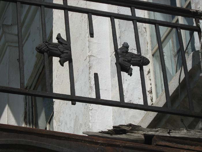 Здание начальных классов Елатомской средней общеобразовательной школы. Фото Н.Г.Зиновина 2008 г.